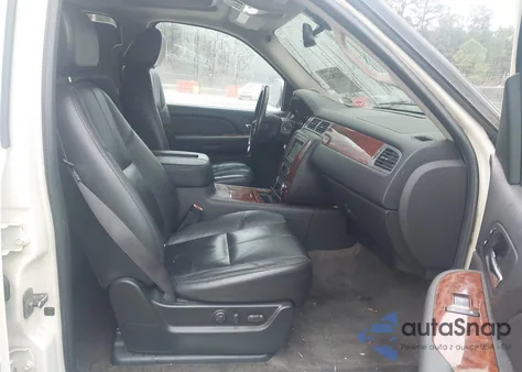 2008 Chevrolet Tahoe Ltz z USA, uszkodzony, nr VIN 1GNFC13028R202484